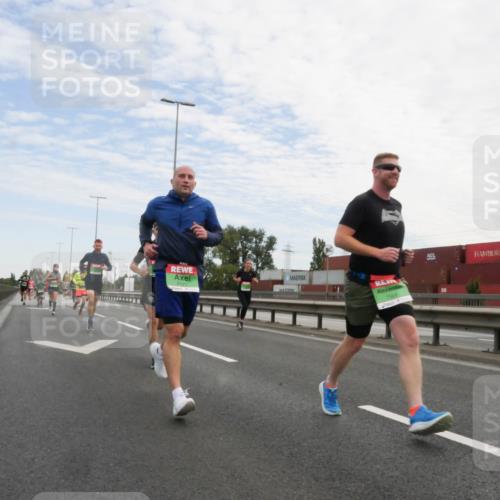 03.10.2025 - Köhlbrandbrückenlauf Matties Gatica Varas http://msf.ph/oto/9171408 03.10.2025 15:16:38 Position 3 9127, 7561 meine-sportfotos.de