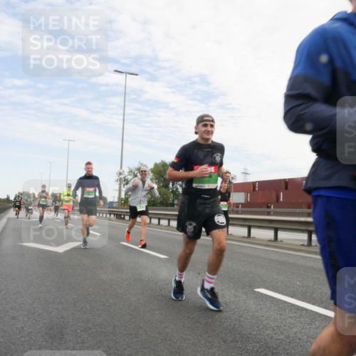 03.10.2025 - Köhlbrandbrückenlauf Matties Gatica Varas http://msf.ph/oto/9171411 03.10.2025 15:16:38 Position 3  meine-sportfotos.de