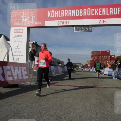 03.10.2025 - Köhlbrandbrückenlauf Matties Gatica Varas http://msf.ph/oto/9171416 03.10.2025 10:36:51 Ziel 2535, 2780, 3094, 3096, 3311 meine-sportfotos.de