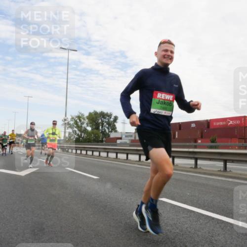 03.10.2025 - Köhlbrandbrückenlauf Matties Gatica Varas http://msf.ph/oto/9171419 03.10.2025 15:16:40 Position 3 7466 meine-sportfotos.de