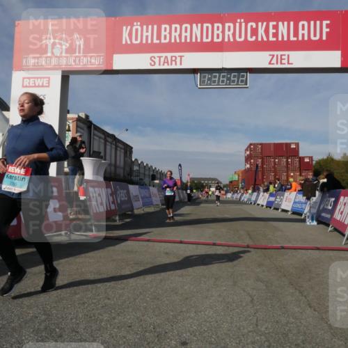 03.10.2025 - Köhlbrandbrückenlauf Matties Gatica Varas http://msf.ph/oto/9171425 03.10.2025 10:36:54 Ziel 2473, 2535, 3094, 3096 meine-sportfotos.de