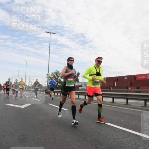 03.10.2025 - Köhlbrandbrückenlauf Matties Gatica Varas http://msf.ph/oto/9171428 03.10.2025 15:16:42 Position 3  meine-sportfotos.de
