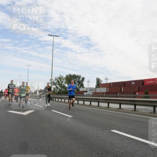 03.10.2025 - Köhlbrandbrückenlauf Matties Gatica Varas http://msf.ph/oto/9171432 03.10.2025 15:16:43 Position 3  meine-sportfotos.de