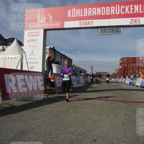 03.10.2025 - Köhlbrandbrückenlauf Matties Gatica Varas http://msf.ph/oto/9171435 03.10.2025 10:36:56 Ziel 2473, 2535, 3096 meine-sportfotos.de