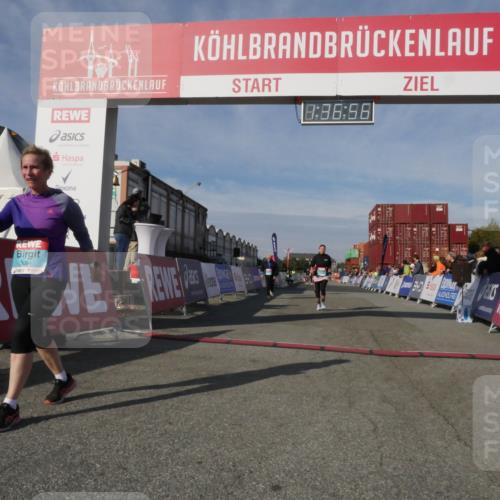 03.10.2025 - Köhlbrandbrückenlauf Matties Gatica Varas http://msf.ph/oto/9171439 03.10.2025 10:36:58 Ziel 2473, 2535, 3096 meine-sportfotos.de