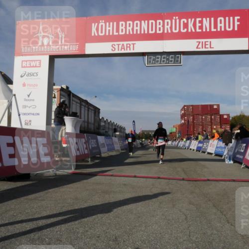03.10.2025 - Köhlbrandbrückenlauf Matties Gatica Varas http://msf.ph/oto/9171442 03.10.2025 10:36:59 Ziel 2473, 2535, 3096 meine-sportfotos.de