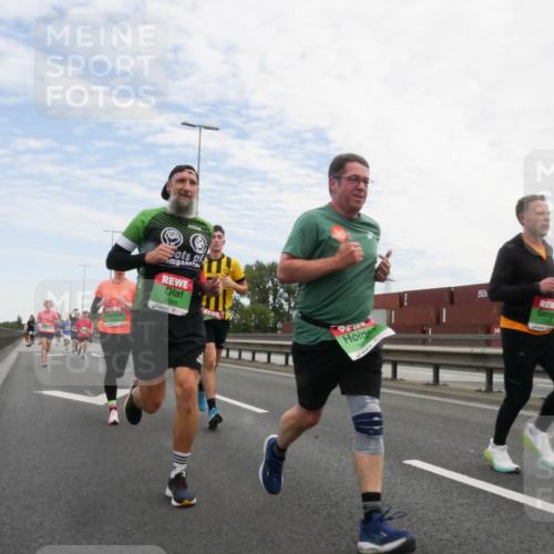 03.10.2025 - Köhlbrandbrückenlauf Matties Gatica Varas http://msf.ph/oto/9171445 03.10.2025 15:16:46 Position 3 8988 meine-sportfotos.de
