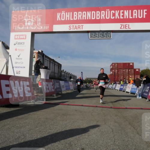 03.10.2025 - Köhlbrandbrückenlauf Matties Gatica Varas http://msf.ph/oto/9171446 03.10.2025 10:36:59 Ziel 2473, 2535, 3096 meine-sportfotos.de