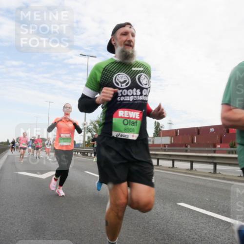 03.10.2025 - Köhlbrandbrückenlauf Matties Gatica Varas http://msf.ph/oto/9171447 03.10.2025 15:16:47 Position 3 8988 meine-sportfotos.de