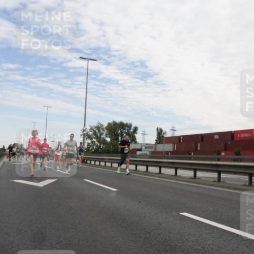 03.10.2025 - Köhlbrandbrückenlauf Matties Gatica Varas http://msf.ph/oto/9171452 03.10.2025 15:16:48 Position 3  meine-sportfotos.de