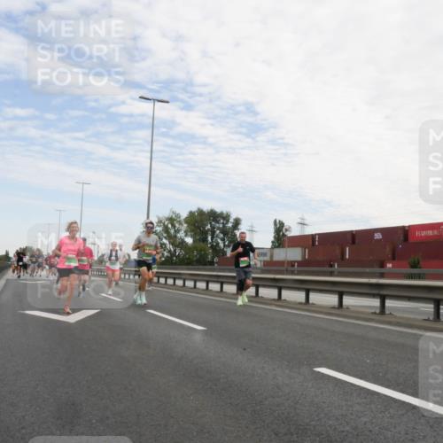 03.10.2025 - Köhlbrandbrückenlauf Matties Gatica Varas http://msf.ph/oto/9171453 03.10.2025 15:16:49 Position 3  meine-sportfotos.de