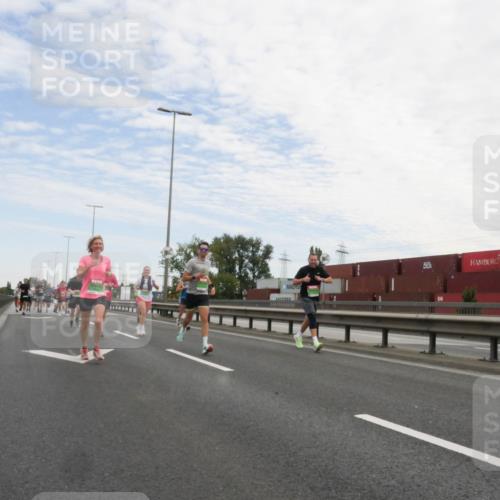 03.10.2025 - Köhlbrandbrückenlauf Matties Gatica Varas http://msf.ph/oto/9171455 03.10.2025 15:16:49 Position 3  meine-sportfotos.de