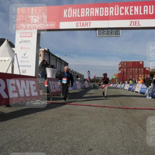 03.10.2025 - Köhlbrandbrückenlauf Matties Gatica Varas http://msf.ph/oto/9171460 03.10.2025 10:37:03 Ziel 2473, 2781, 3571 meine-sportfotos.de