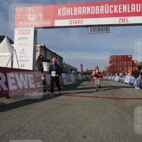 03.10.2025 - Köhlbrandbrückenlauf Matties Gatica Varas http://msf.ph/oto/9171461 03.10.2025 10:37:03 Ziel 2473, 2781, 3571 meine-sportfotos.de
