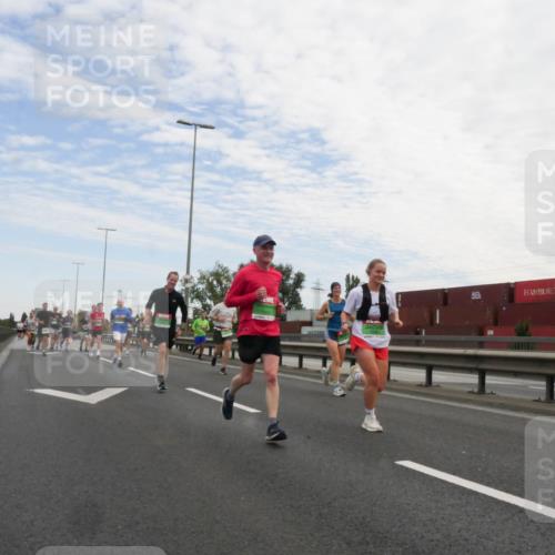 03.10.2025 - Köhlbrandbrückenlauf Matties Gatica Varas http://msf.ph/oto/9171466 03.10.2025 15:16:52 Position 3  meine-sportfotos.de