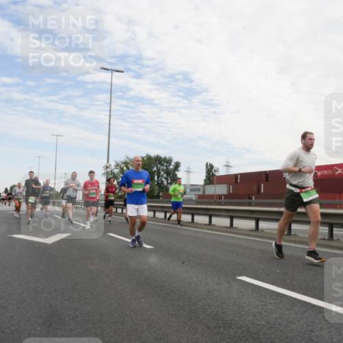 03.10.2025 - Köhlbrandbrückenlauf Matties Gatica Varas http://msf.ph/oto/9171478 03.10.2025 15:16:55 Position 3  meine-sportfotos.de