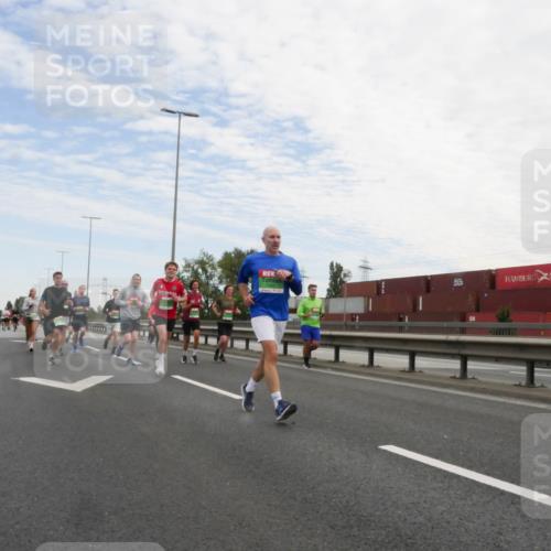 03.10.2025 - Köhlbrandbrückenlauf Matties Gatica Varas http://msf.ph/oto/9171480 03.10.2025 15:16:55 Position 3  meine-sportfotos.de