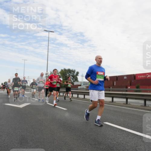 03.10.2025 - Köhlbrandbrückenlauf Matties Gatica Varas http://msf.ph/oto/9171482 03.10.2025 15:16:55 Position 3  meine-sportfotos.de