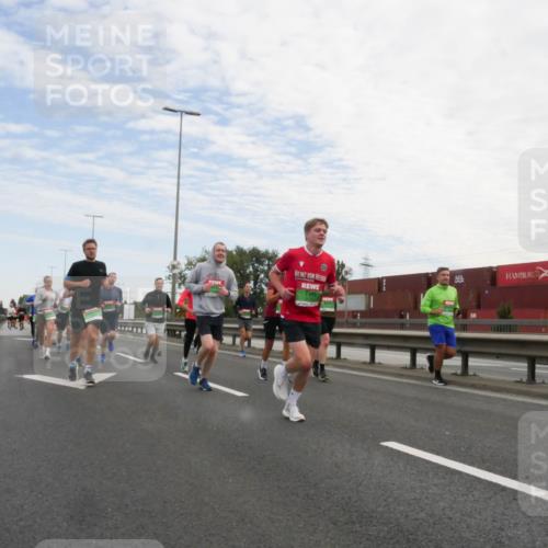 03.10.2025 - Köhlbrandbrückenlauf Matties Gatica Varas http://msf.ph/oto/9171485 03.10.2025 15:16:56 Position 3 96 meine-sportfotos.de