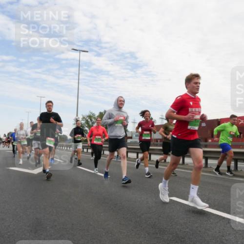 03.10.2025 - Köhlbrandbrückenlauf Matties Gatica Varas http://msf.ph/oto/9171487 03.10.2025 15:16:57 Position 3  meine-sportfotos.de
