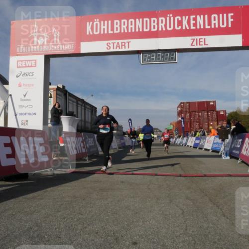 03.10.2025 - Köhlbrandbrückenlauf Matties Gatica Varas http://msf.ph/oto/9171488 03.10.2025 10:37:13 Ziel 2324, 2738, 2741, 2757, 2781, 3571 meine-sportfotos.de