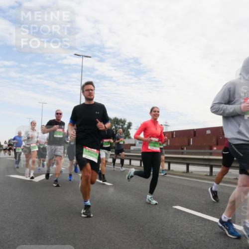 03.10.2025 - Köhlbrandbrückenlauf Matties Gatica Varas http://msf.ph/oto/9171492 03.10.2025 15:16:58 Position 3 7306 meine-sportfotos.de