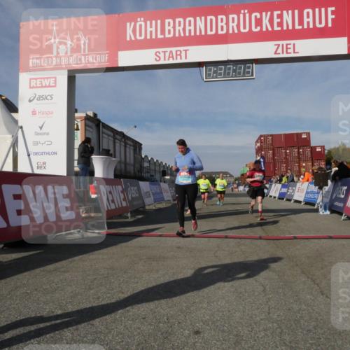 03.10.2025 - Köhlbrandbrückenlauf Matties Gatica Varas http://msf.ph/oto/9171495 03.10.2025 10:37:15 Ziel 2324, 2606, 2738, 2741, 2757, 2781 meine-sportfotos.de