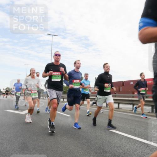 03.10.2025 - Köhlbrandbrückenlauf Matties Gatica Varas http://msf.ph/oto/9171496 03.10.2025 15:16:59 Position 3 7345 meine-sportfotos.de