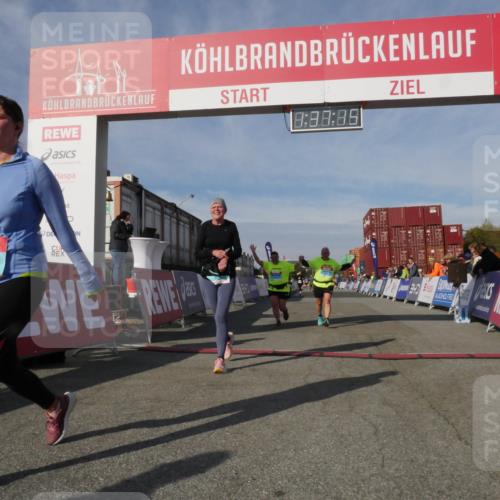 03.10.2025 - Köhlbrandbrückenlauf Matties Gatica Varas http://msf.ph/oto/9171505 03.10.2025 10:37:17 Ziel 2606, 2738, 2741 meine-sportfotos.de
