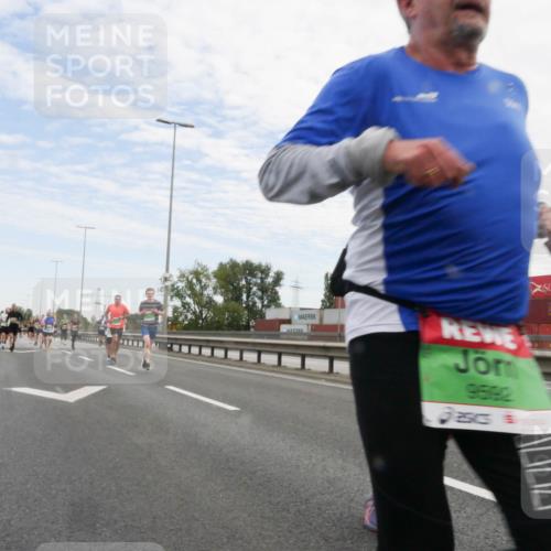 03.10.2025 - Köhlbrandbrückenlauf Matties Gatica Varas http://msf.ph/oto/9171508 03.10.2025 15:17:02 Position 3 9592 meine-sportfotos.de