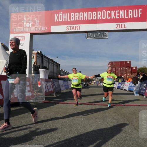 03.10.2025 - Köhlbrandbrückenlauf Matties Gatica Varas http://msf.ph/oto/9171511 03.10.2025 10:37:19 Ziel 2606 meine-sportfotos.de