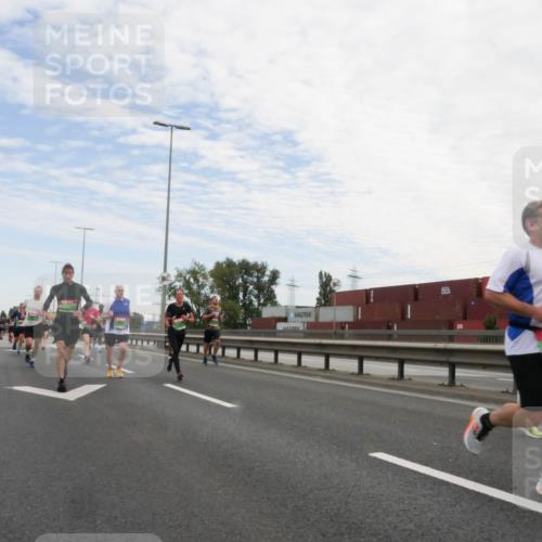 03.10.2025 - Köhlbrandbrückenlauf Matties Gatica Varas http://msf.ph/oto/9171529 03.10.2025 15:17:07 Position 3  meine-sportfotos.de