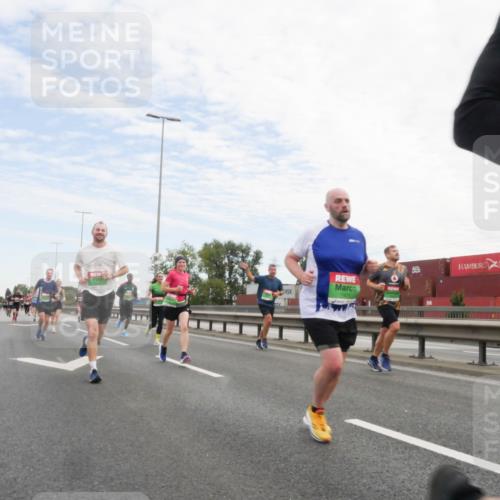 03.10.2025 - Köhlbrandbrückenlauf Matties Gatica Varas http://msf.ph/oto/9171539 03.10.2025 15:17:09 Position 3  meine-sportfotos.de