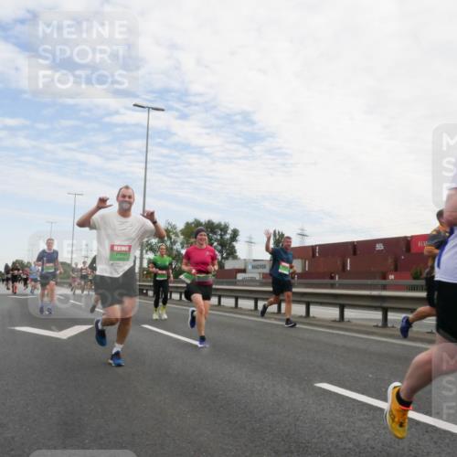 03.10.2025 - Köhlbrandbrückenlauf Matties Gatica Varas http://msf.ph/oto/9171541 03.10.2025 15:17:10 Position 3  meine-sportfotos.de