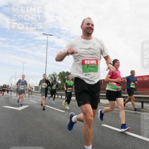 03.10.2025 - Köhlbrandbrückenlauf Matties Gatica Varas http://msf.ph/oto/9171545 03.10.2025 15:17:10 Position 3 8825 meine-sportfotos.de