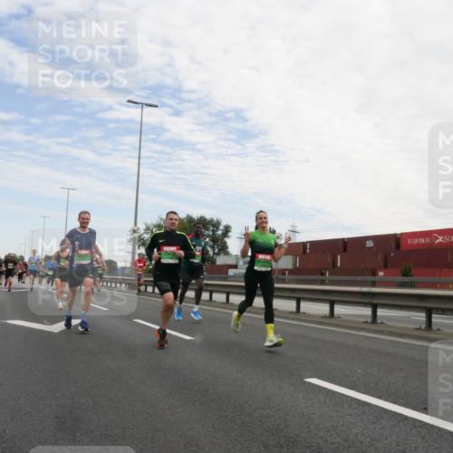 03.10.2025 - Köhlbrandbrückenlauf Matties Gatica Varas http://msf.ph/oto/9171548 03.10.2025 15:17:11 Position 3  meine-sportfotos.de
