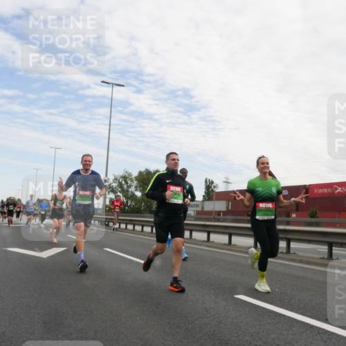 03.10.2025 - Köhlbrandbrückenlauf Matties Gatica Varas http://msf.ph/oto/9171550 03.10.2025 15:17:12 Position 3  meine-sportfotos.de