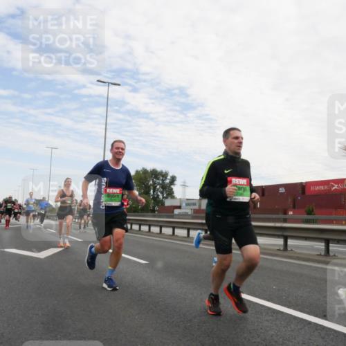 03.10.2025 - Köhlbrandbrückenlauf Matties Gatica Varas http://msf.ph/oto/9171552 03.10.2025 15:17:12 Position 3  meine-sportfotos.de