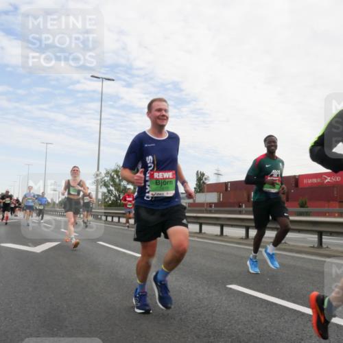 03.10.2025 - Köhlbrandbrückenlauf Matties Gatica Varas http://msf.ph/oto/9171554 03.10.2025 15:17:12 Position 3 7610, 716 meine-sportfotos.de