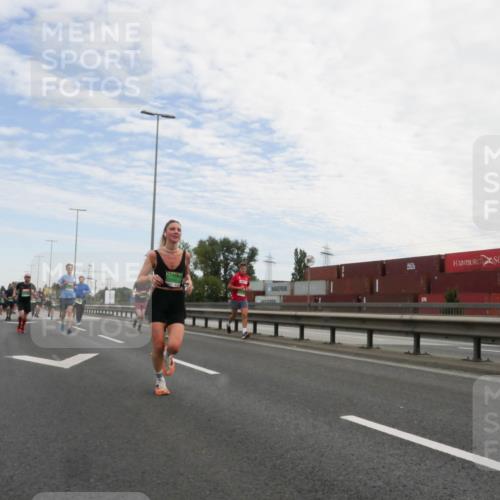03.10.2025 - Köhlbrandbrückenlauf Matties Gatica Varas http://msf.ph/oto/9171557 03.10.2025 15:17:13 Position 3  meine-sportfotos.de