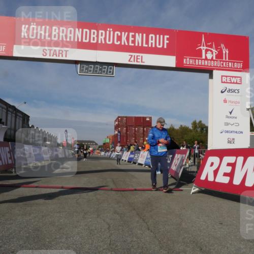 03.10.2025 - Köhlbrandbrückenlauf Matties Gatica Varas http://msf.ph/oto/9171561 03.10.2025 10:37:40 Ziel 1958, 2238, 3298 meine-sportfotos.de