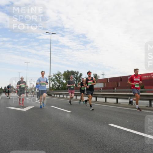 03.10.2025 - Köhlbrandbrückenlauf Matties Gatica Varas http://msf.ph/oto/9171566 03.10.2025 15:17:15 Position 3 247 meine-sportfotos.de