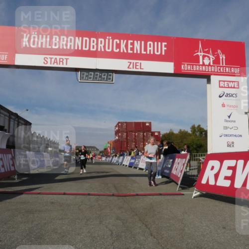 03.10.2025 - Köhlbrandbrückenlauf Matties Gatica Varas http://msf.ph/oto/9171569 03.10.2025 10:37:45 Ziel 1958, 2238, 2390, 3298 meine-sportfotos.de
