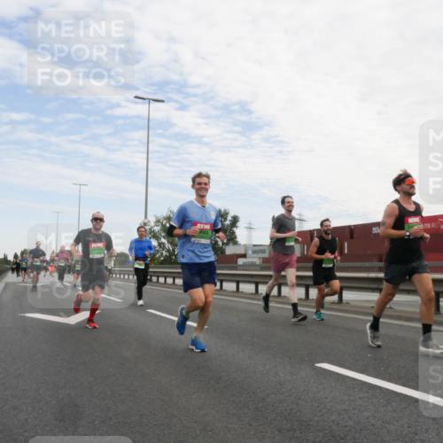 03.10.2025 - Köhlbrandbrückenlauf Matties Gatica Varas http://msf.ph/oto/9171570 03.10.2025 15:17:16 Position 3  meine-sportfotos.de