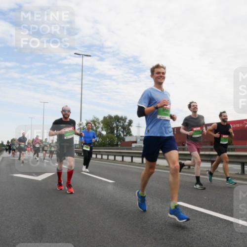 03.10.2025 - Köhlbrandbrückenlauf Matties Gatica Varas http://msf.ph/oto/9171572 03.10.2025 15:17:17 Position 3  meine-sportfotos.de