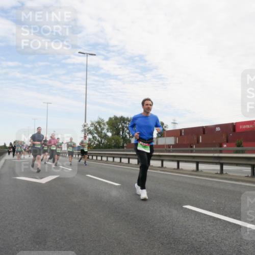 03.10.2025 - Köhlbrandbrückenlauf Matties Gatica Varas http://msf.ph/oto/9171578 03.10.2025 15:17:18 Position 3  meine-sportfotos.de