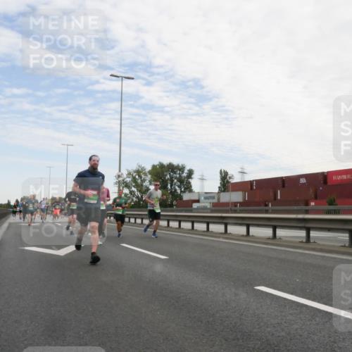 03.10.2025 - Köhlbrandbrückenlauf Matties Gatica Varas http://msf.ph/oto/9171583 03.10.2025 15:17:20 Position 3  meine-sportfotos.de