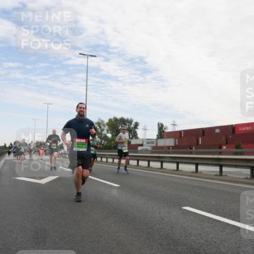 03.10.2025 - Köhlbrandbrückenlauf Matties Gatica Varas http://msf.ph/oto/9171585 03.10.2025 15:17:20 Position 3  meine-sportfotos.de