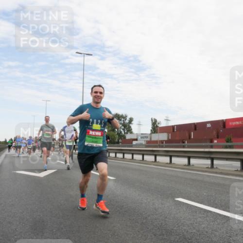 03.10.2025 - Köhlbrandbrückenlauf Matties Gatica Varas http://msf.ph/oto/9171601 03.10.2025 15:17:25 Position 3 2025, 9090 meine-sportfotos.de
