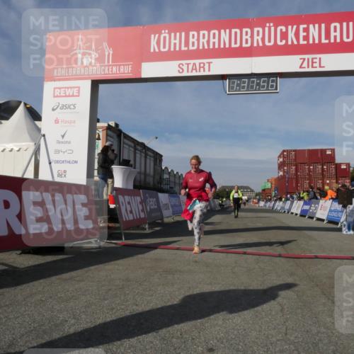 03.10.2025 - Köhlbrandbrückenlauf Matties Gatica Varas http://msf.ph/oto/9171609 03.10.2025 10:37:58 Ziel 1988, 2505 meine-sportfotos.de